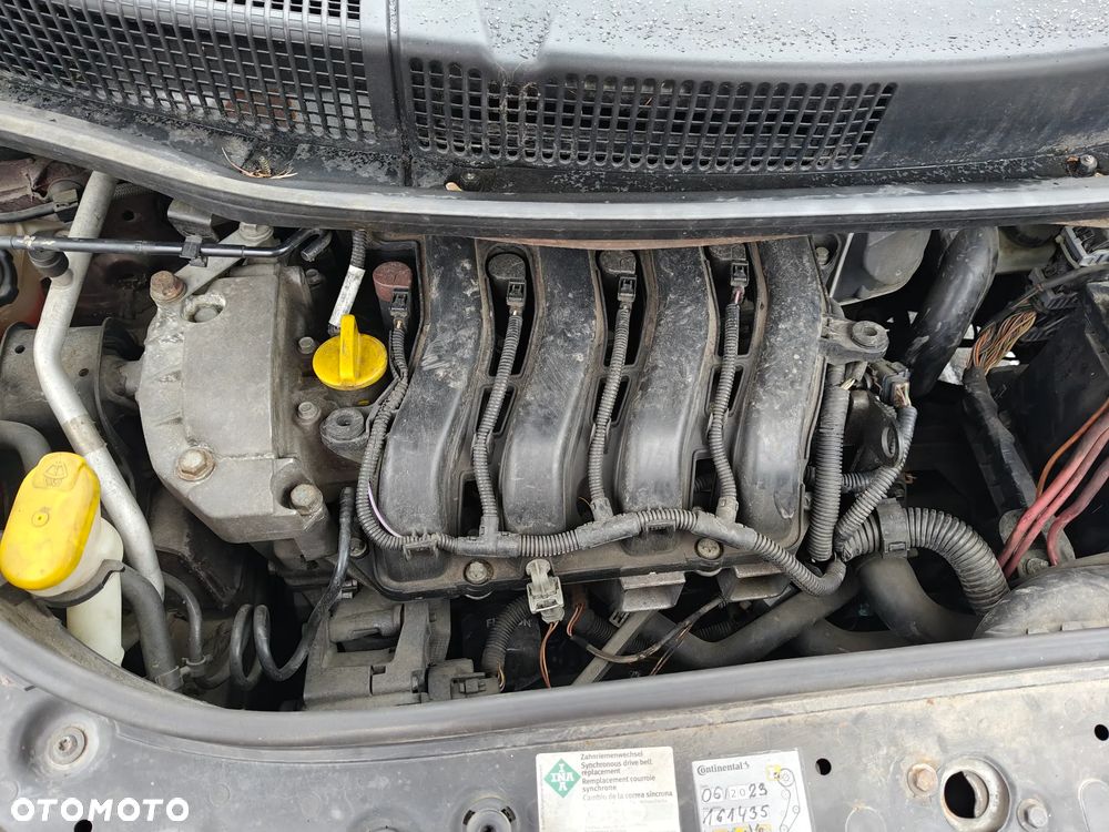 Renault Scenic 1.6 16V Confort Privilege - 19