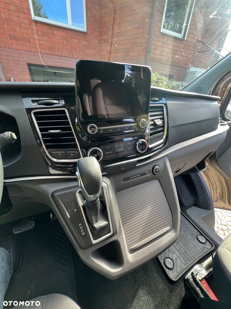 Ford Tourneo Custom - 14