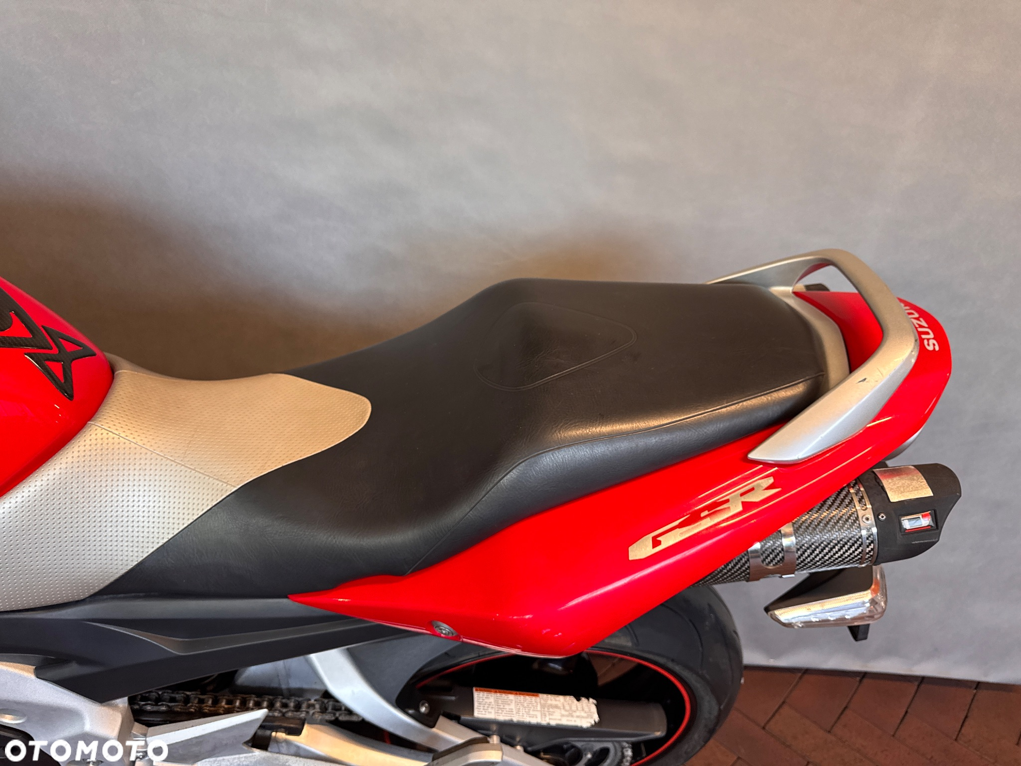Suzuki GSR - 15