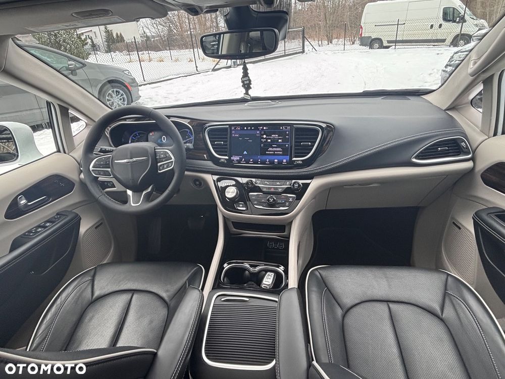 Chrysler Pacifica - 18