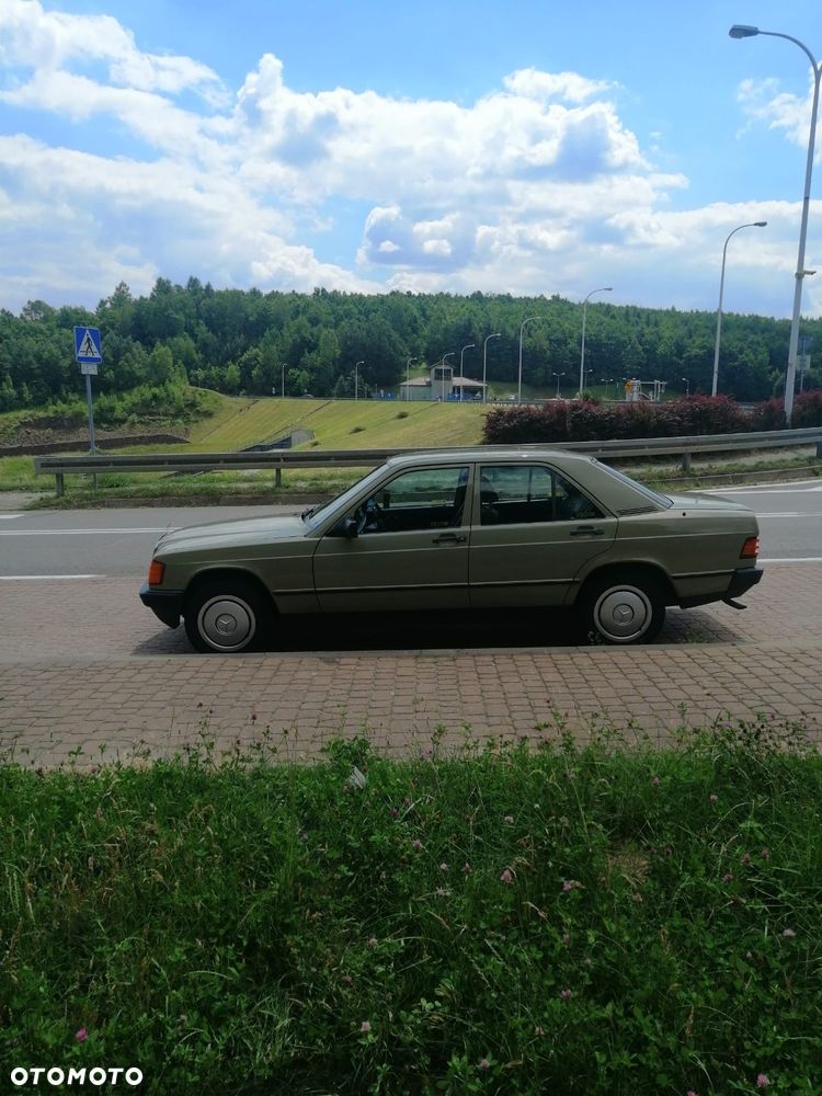 Mercedes-Benz W201 (190) - 2