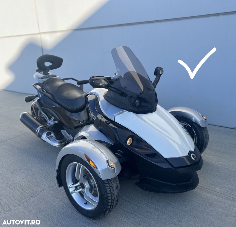 Can-Am Spyder - 1