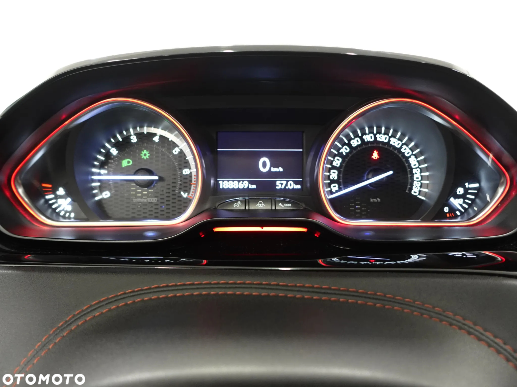 Peugeot 208 GTI 200 THP - 39