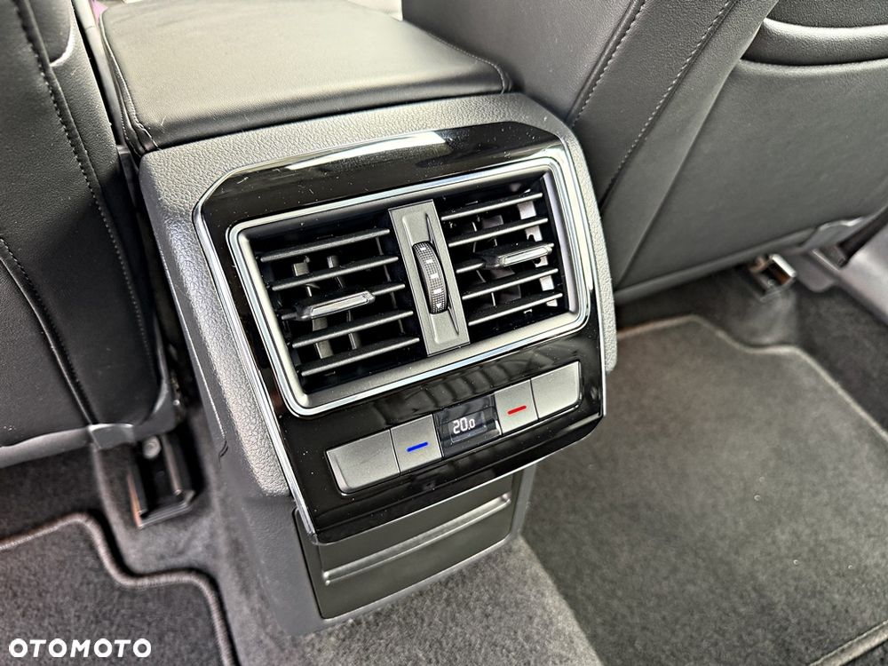 Skoda Superb 2.0 TDI Premium Edition - 29