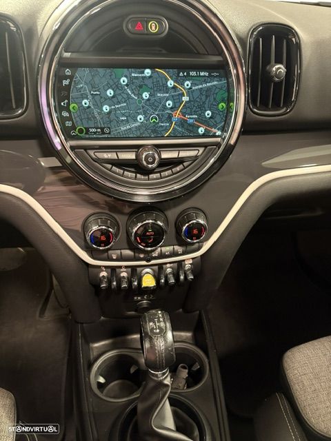 MINI Countryman Cooper SE ALL4 Auto - 38