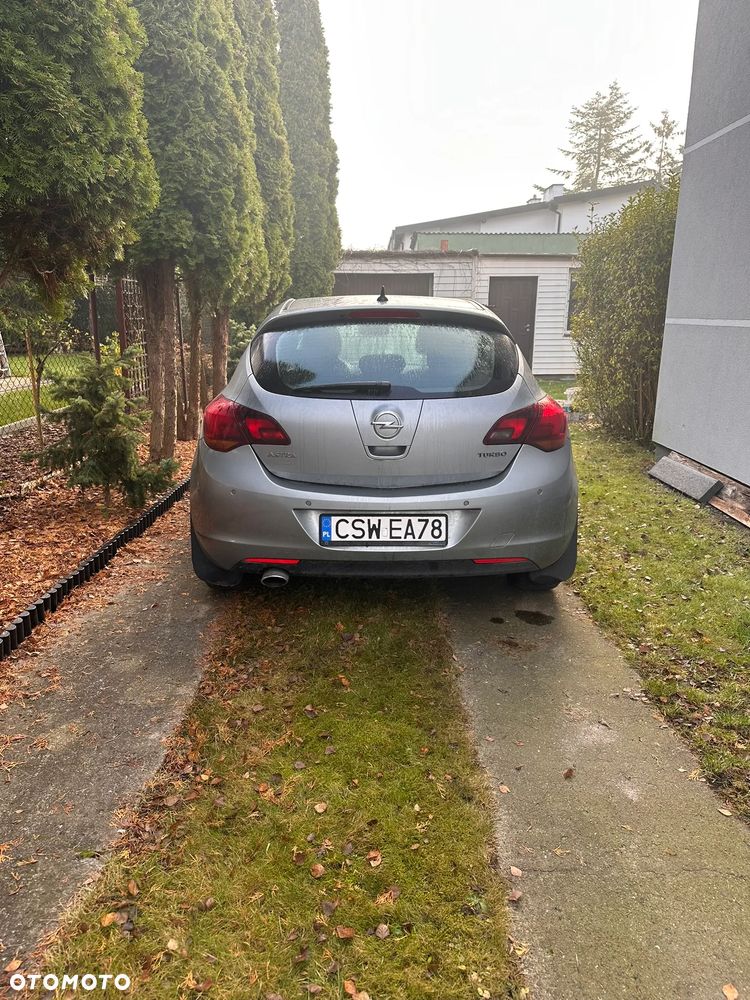 Opel Astra 1.6 Turbo Cosmo - 10