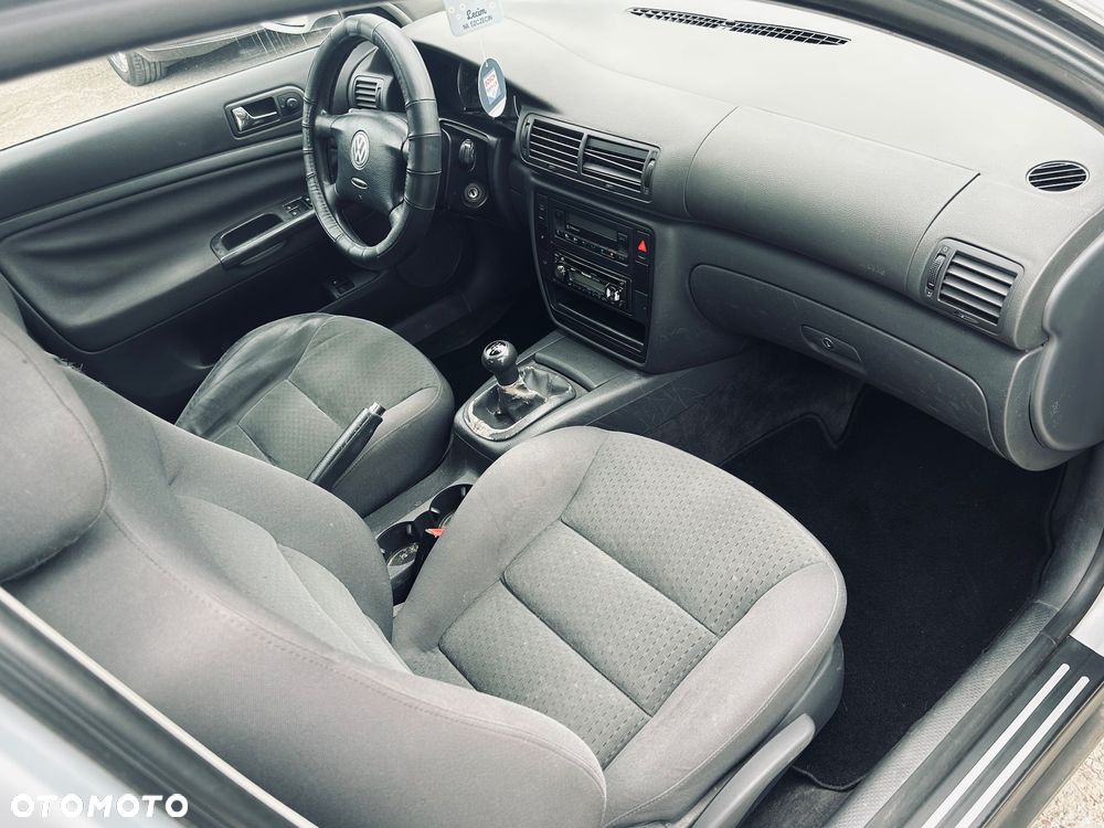 Volkswagen Passat 1.9 TDI Comfortline - 10