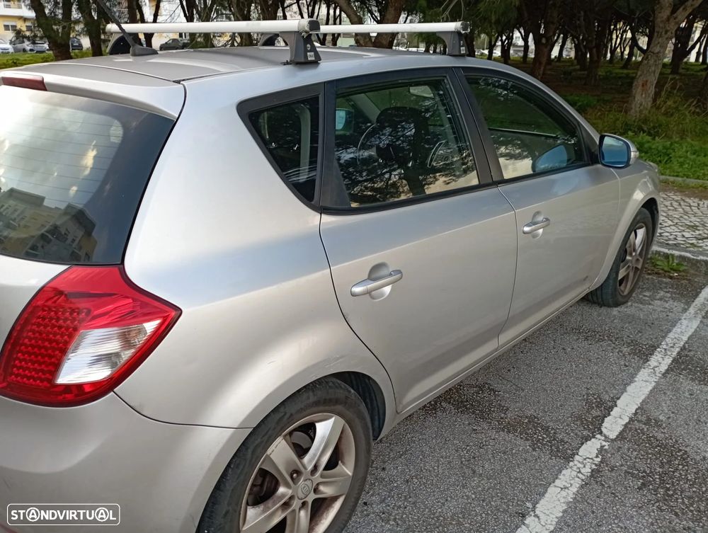 Kia Ceed 1.6 CRDi EX ISG - 3