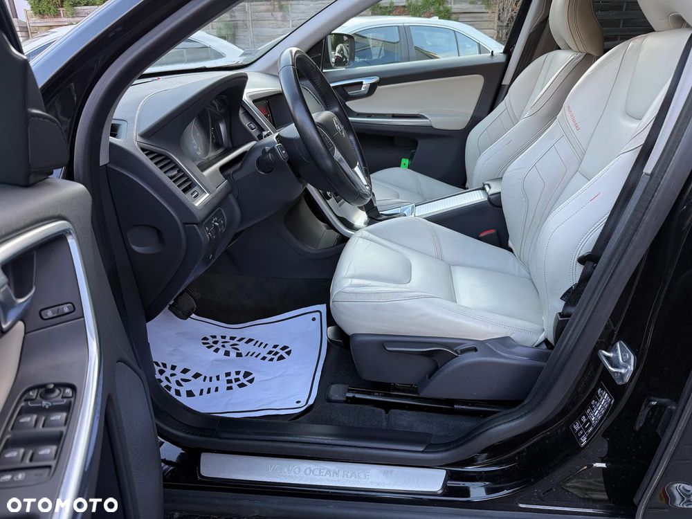 Volvo XC 60 D4 Drive-E Ocean Race - 17