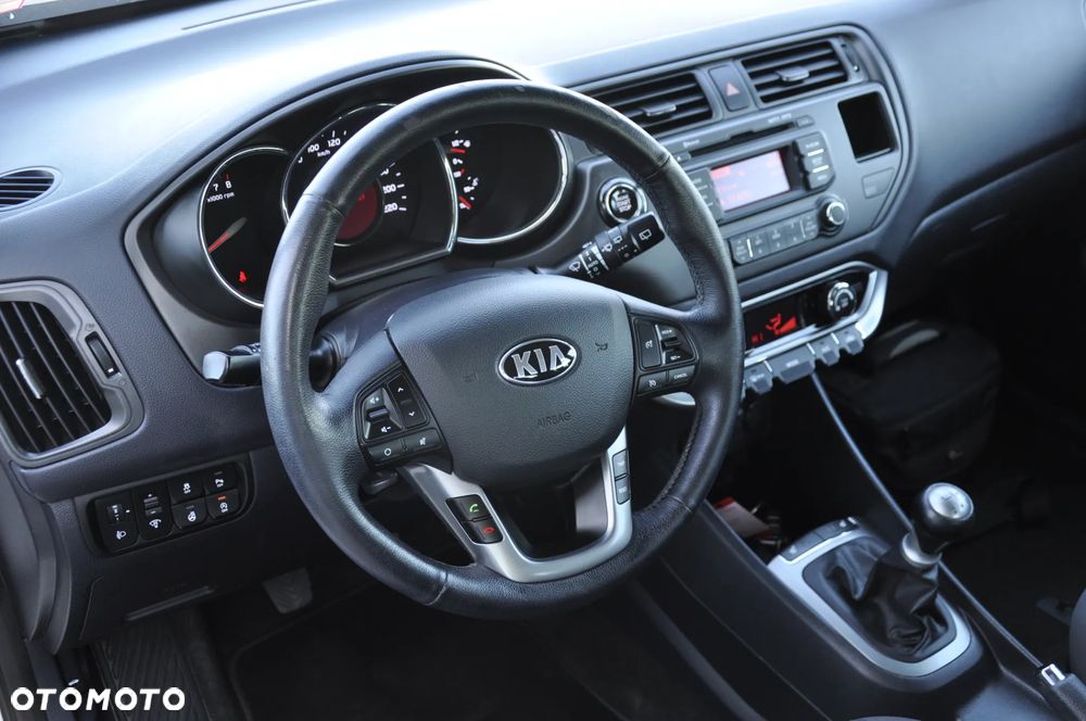Kia Rio 1.2 Dream Team Edition - 13