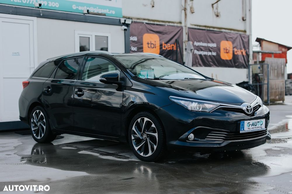 Toyota Auris 1.6 D-4D Comfort - 1