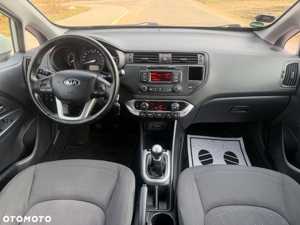 Kia Rio 1.2 Dream Team Edition - 6