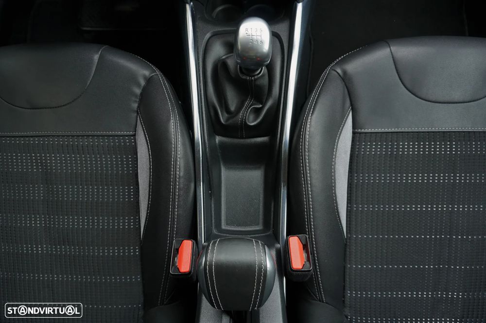 Peugeot 2008 1.6 e-HDi Allure - 35