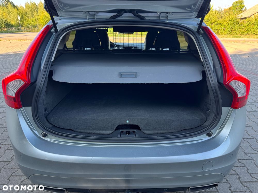 Volvo V60 D6 AWD Plug-in Hybrid Summum - 13