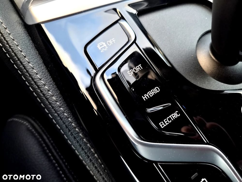 BMW Seria 5 530e xDrive M Sport sport - 26