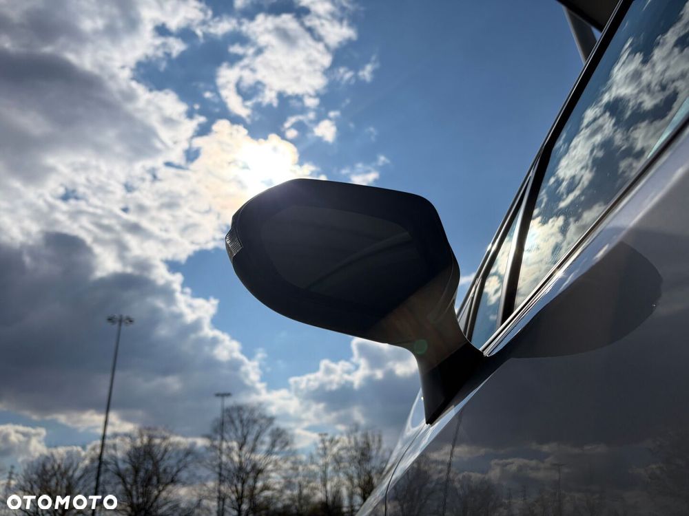 Toyota Corolla 1.8 Hybrid Comfort - 17