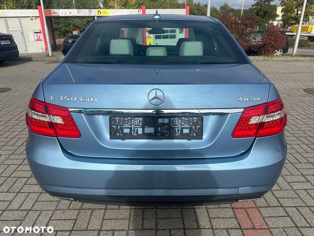 Mercedes-Benz Klasa E - 16