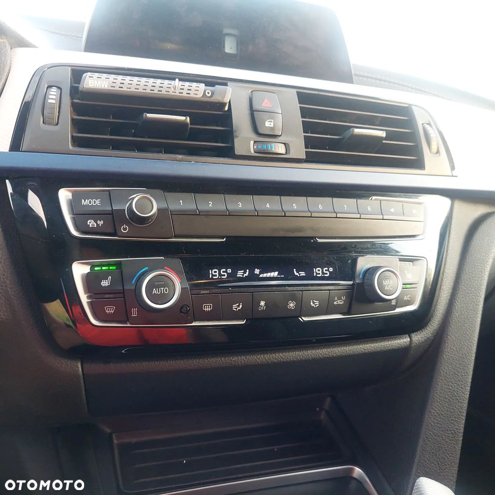 BMW Seria 3 320d M Sport - 13