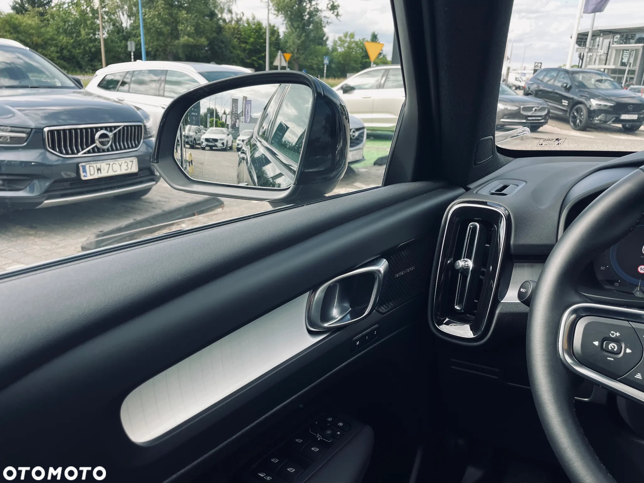 Volvo XC 40 B4 Plus Dark - 11