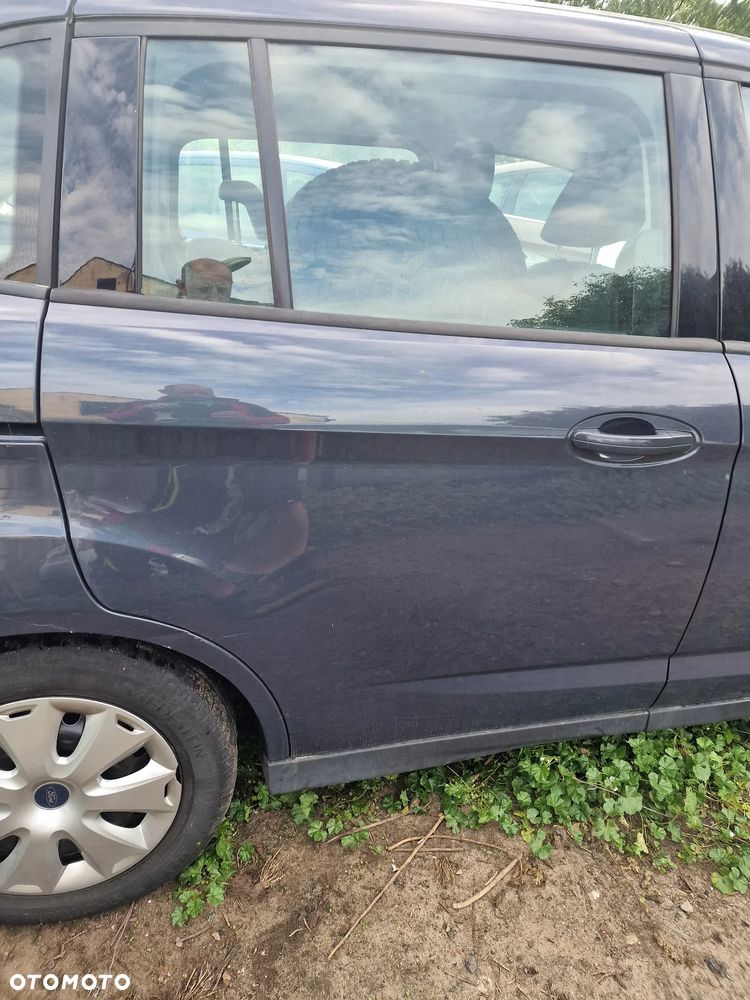Drzwi  prawy  tył ford  grand  c-max  mk2 w  kolorze  EA - 2