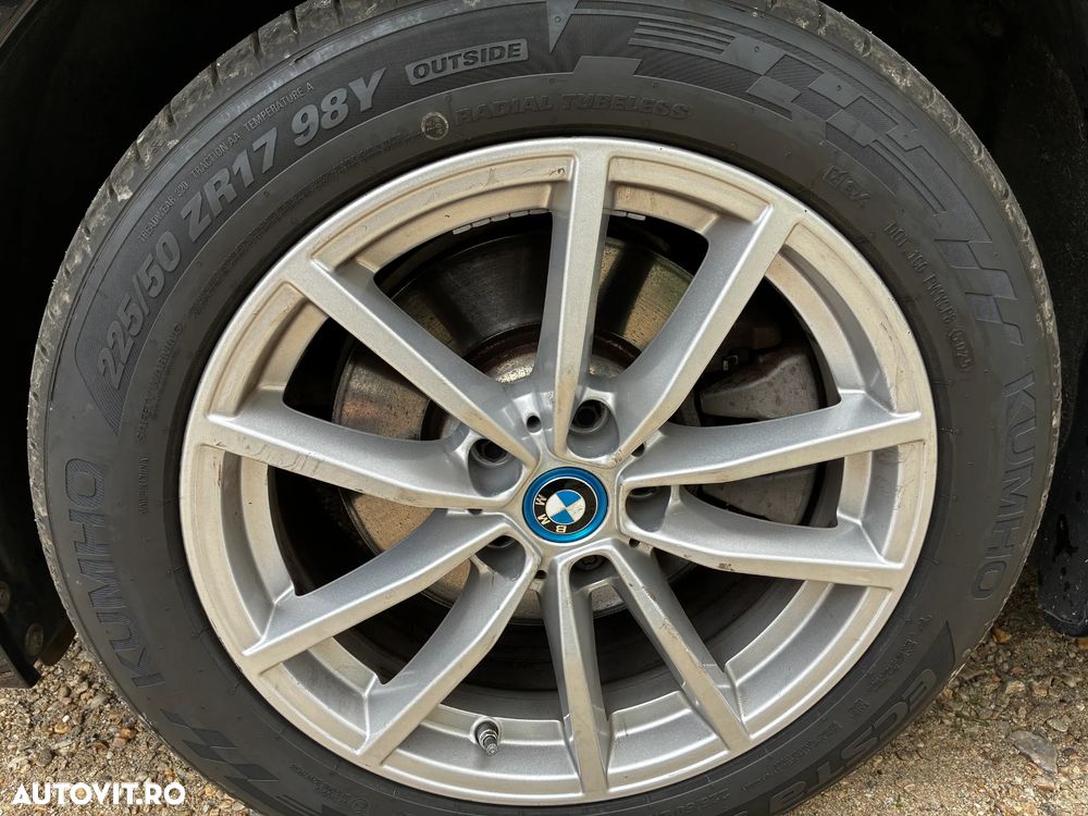 BMW Seria 3 320e Aut. Luxury Line - 30