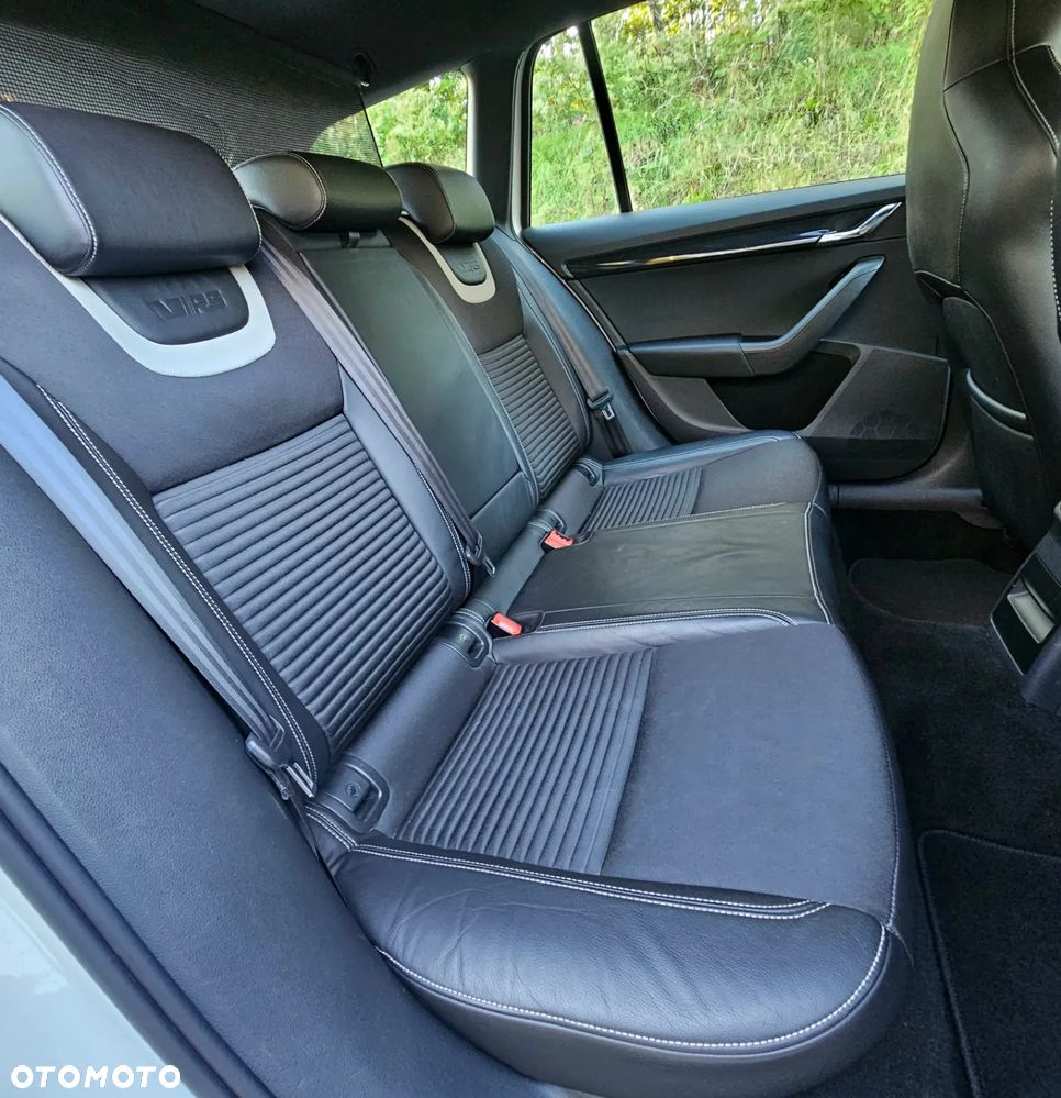 Skoda Octavia 2.0 TDI DSG RS - 14