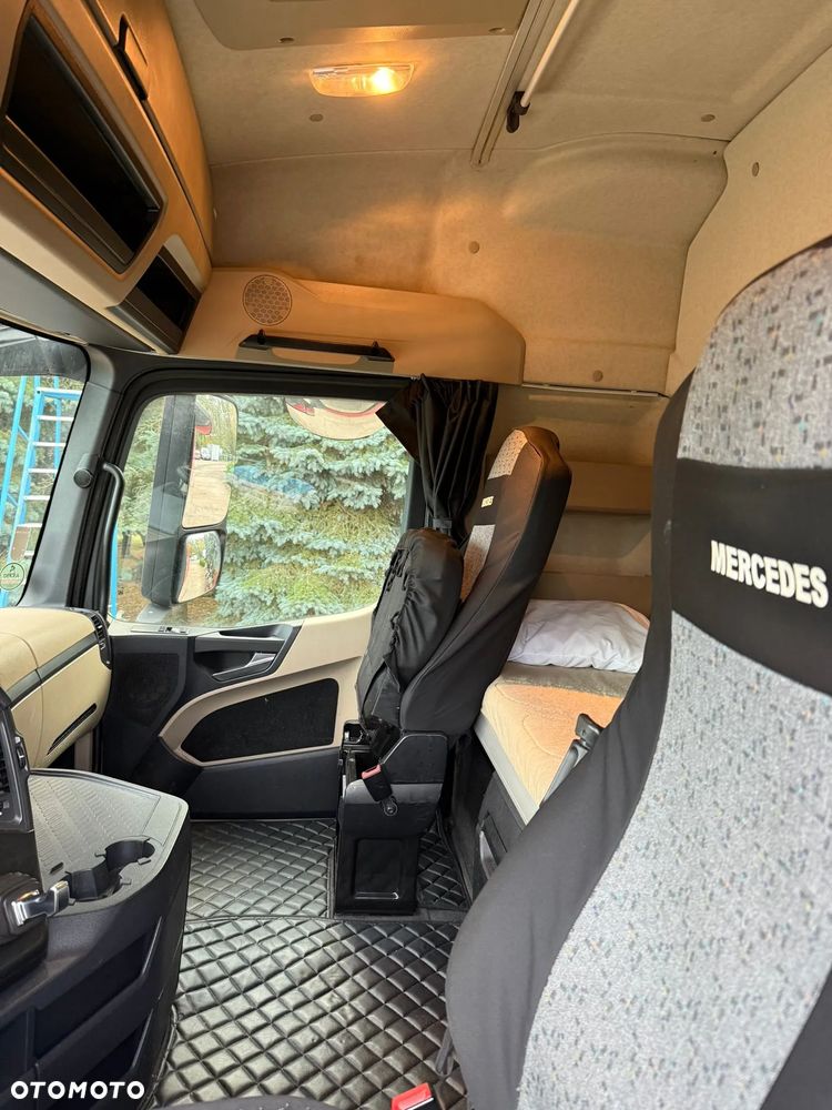 Mercedes-Benz Actros 1942 - 5