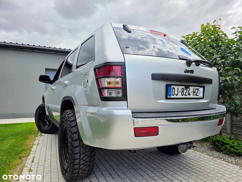 Jeep Grand Cherokee - 26