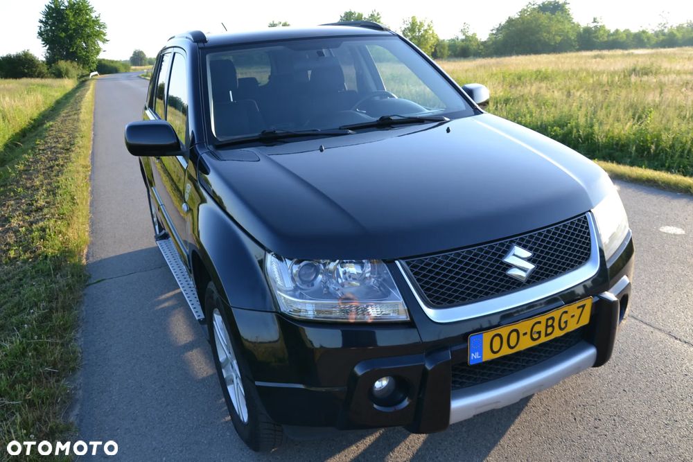 Suzuki Grand Vitara 2.0 De luxe - 19