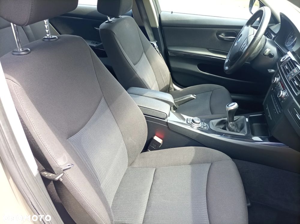 BMW Seria 3 320d DPF Blue Performance Edition Sport - 15