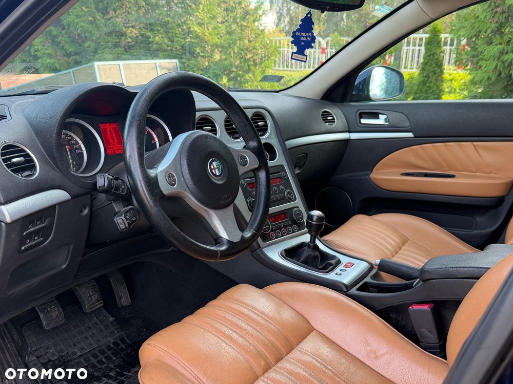 Alfa Romeo 159 - 8