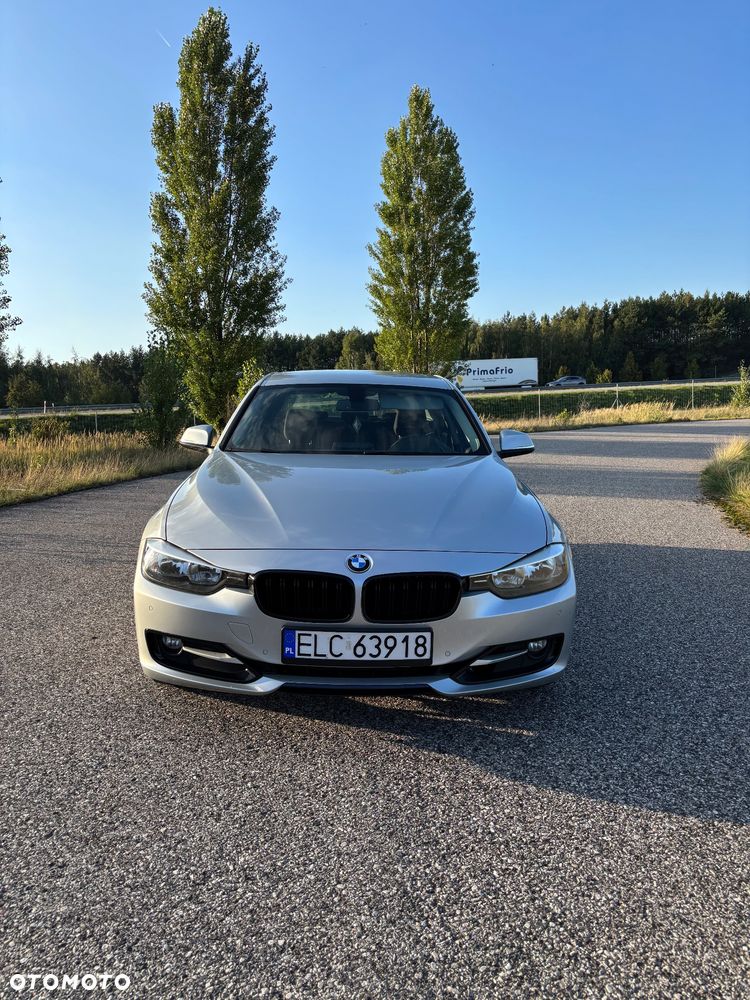 BMW Seria 3 318d Sport Line - 8