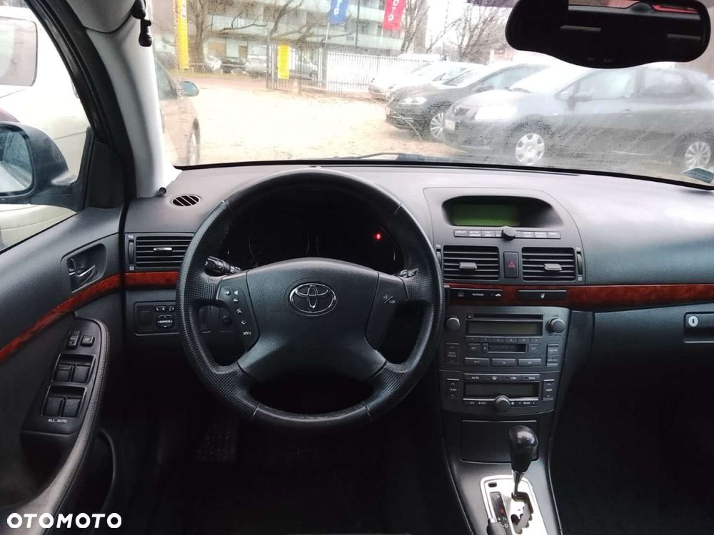 Toyota Avensis - 5
