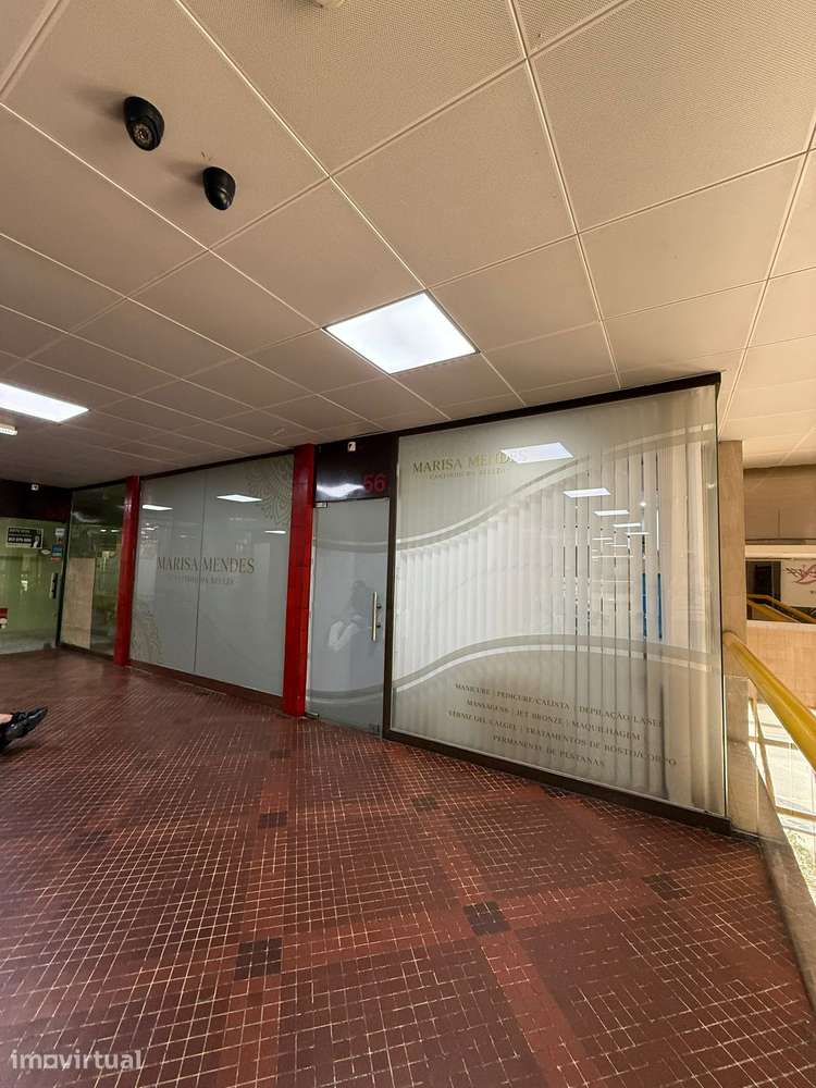 2 lojas no centro do Lumiar junto ao metro - Grande imagem: 2/5
