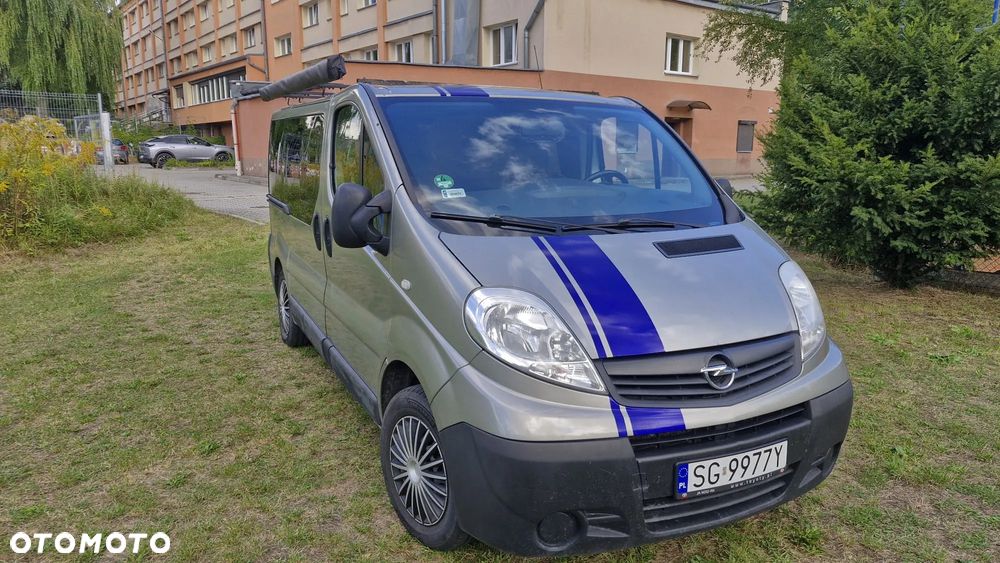 Opel Vivaro 2013 photo 2
