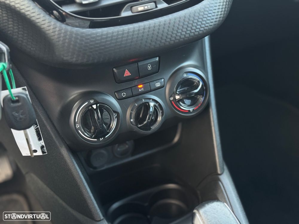 Peugeot 208 1.2 PureTech Signature - 15