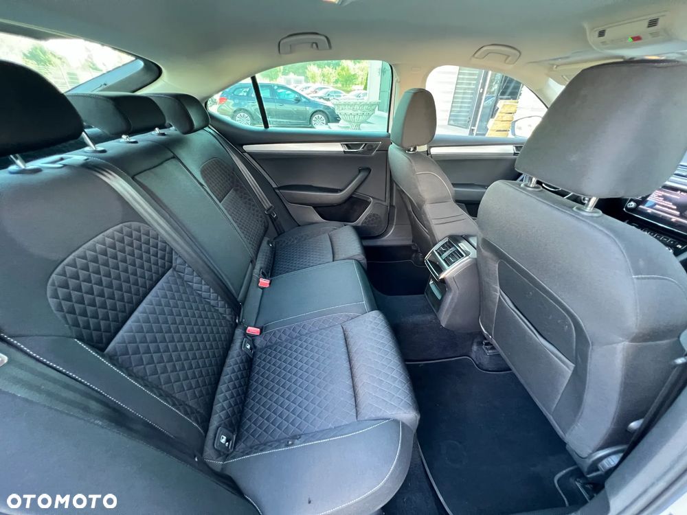 Skoda Superb 1.5 TSI Ambition DSG - 17