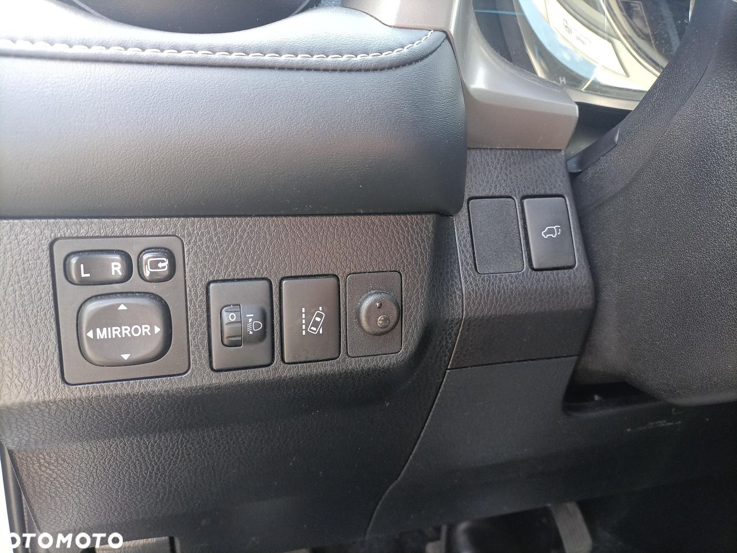 Toyota RAV4 Hybrid Premium 4x2 - 14