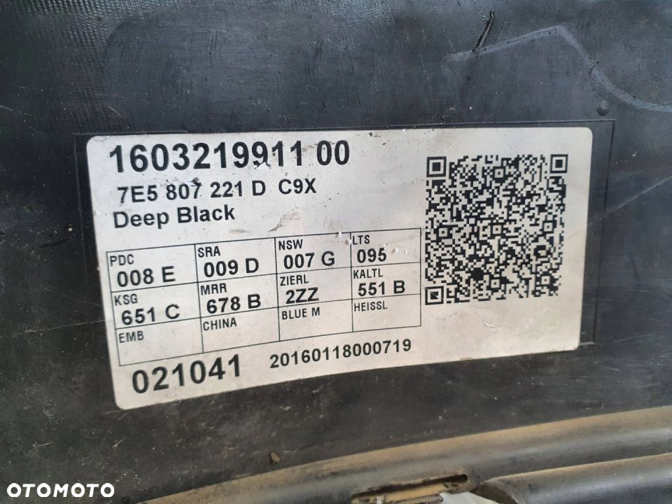 Multivan T6 15-19 zderzak przód przedni 7E5807221B - 3