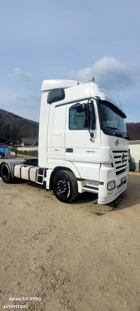 Mercedes-Benz Actros MP2 - 2