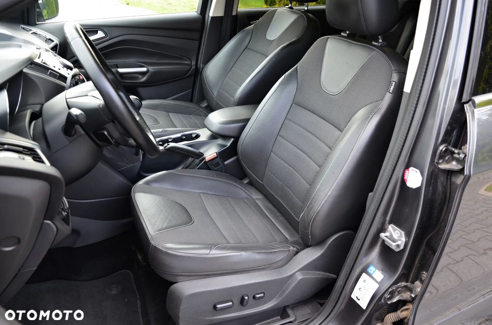 Ford Kuga 1.5 EcoBoost 2x4 Titanium - 32