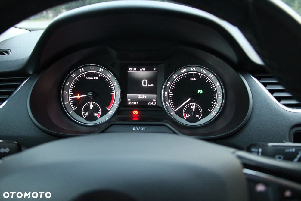 Skoda Octavia Combi 1.6 TDI DSG Ambition - 16