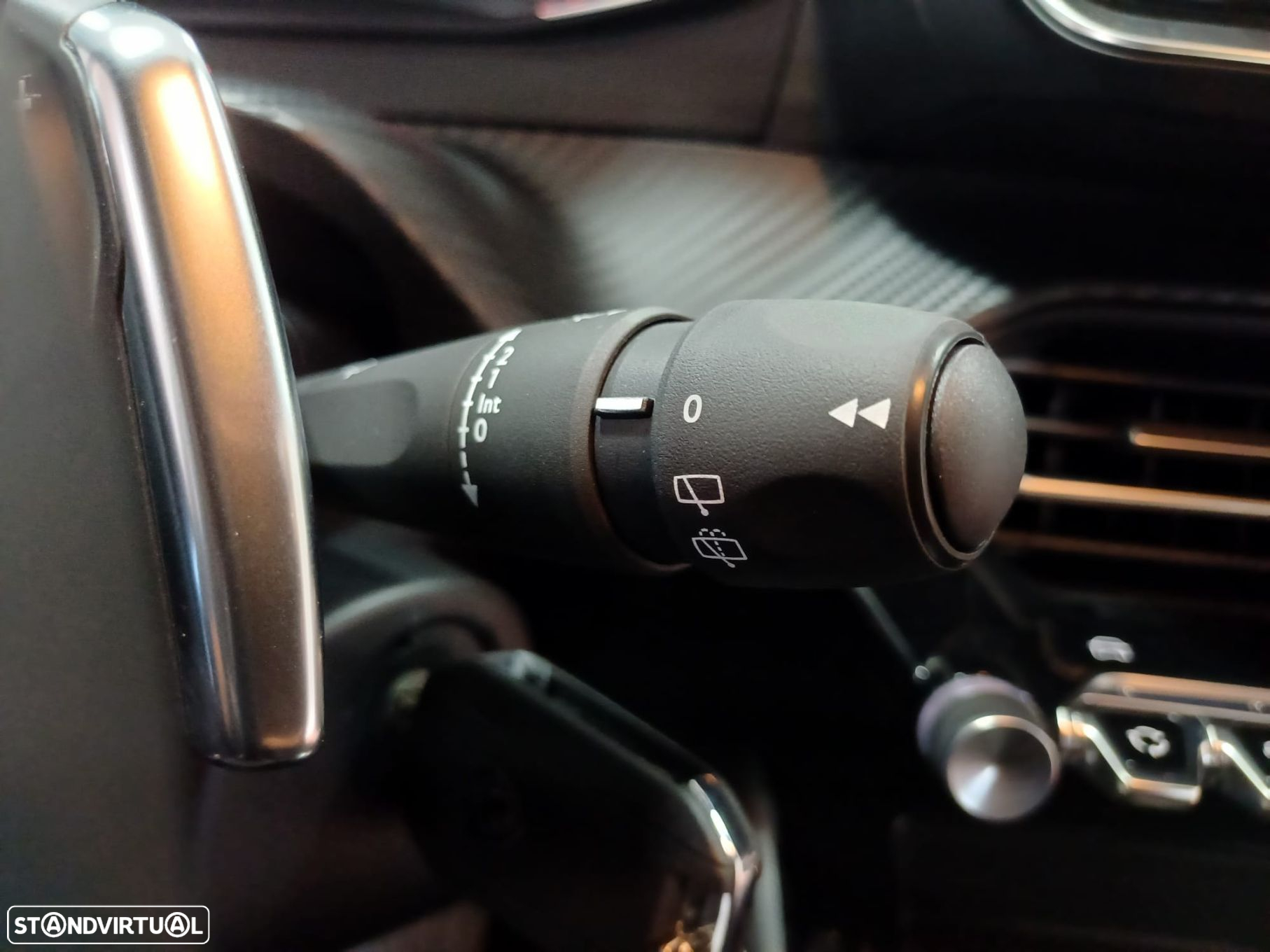 Peugeot 208 - 18