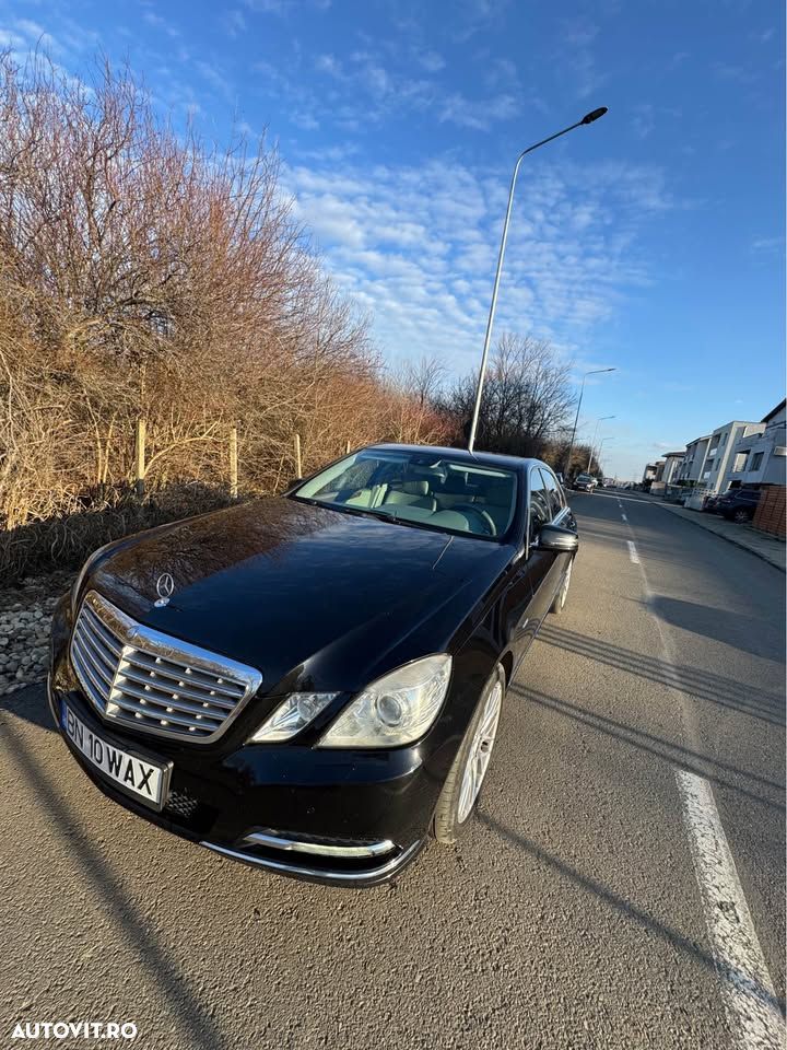 Mercedes-Benz E 220 CDI DPF BlueEFFICIENCY 7G-TRONIC Avantgarde - 8