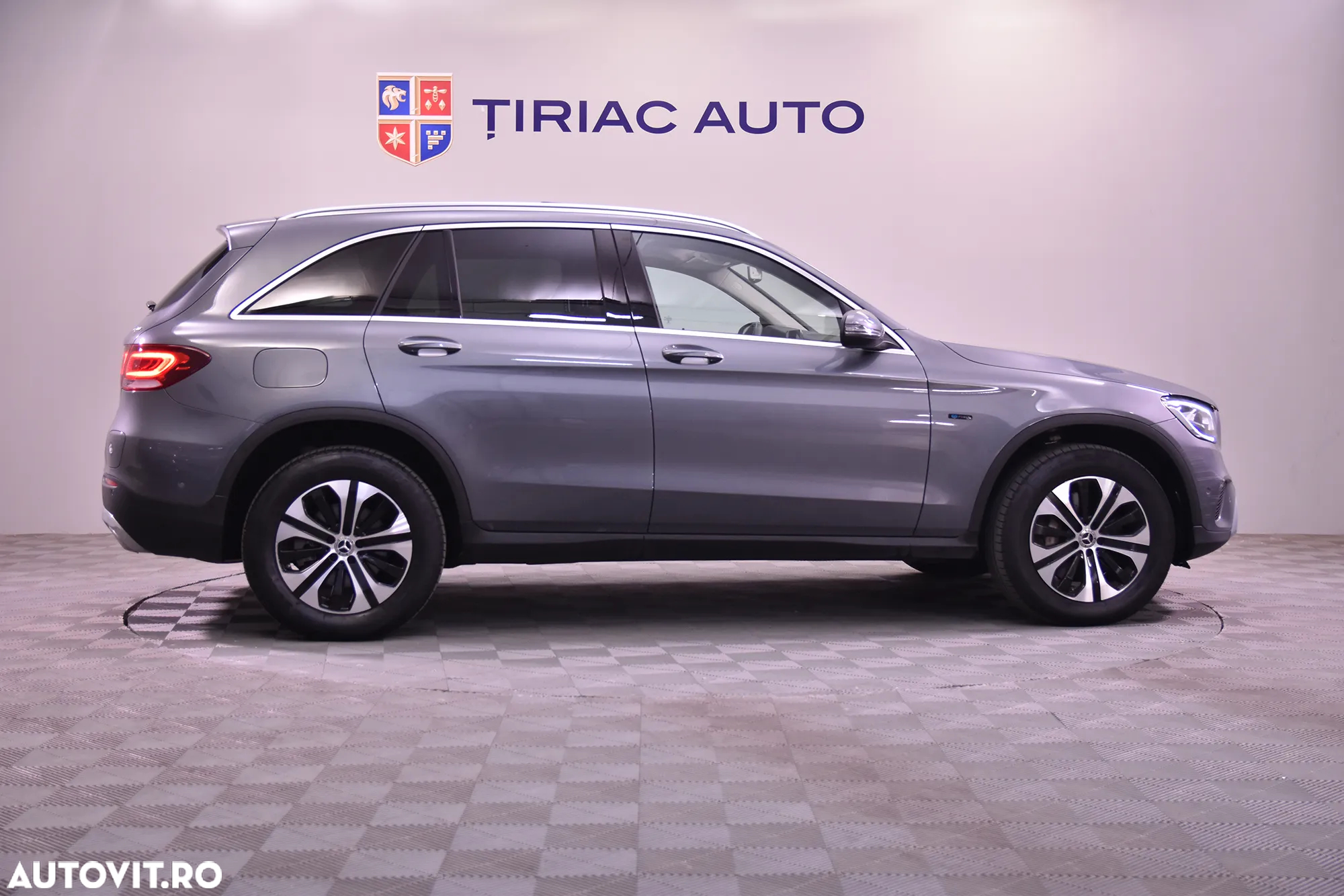 Mercedes-Benz GLC 300 e 4MATIC - 6