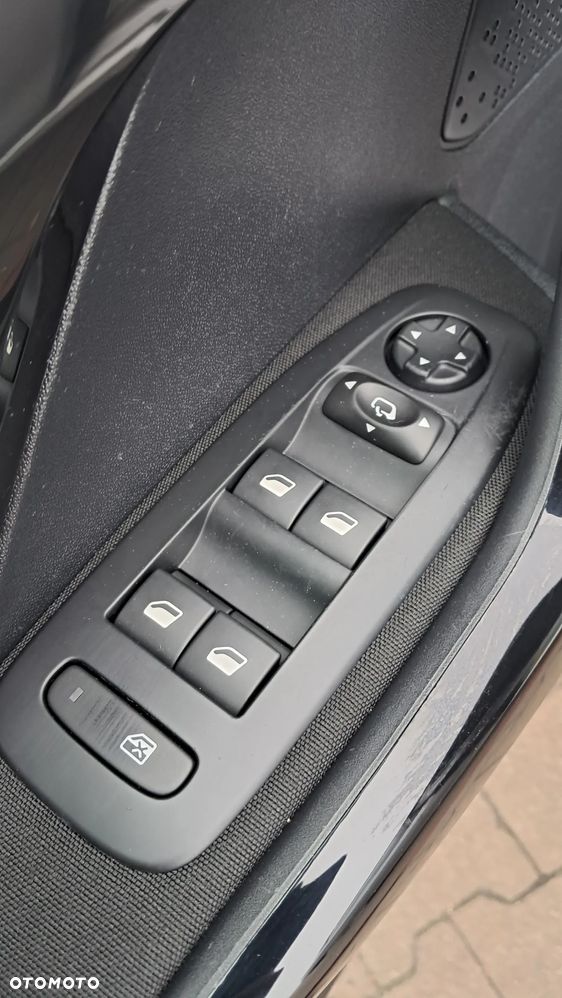 Peugeot 208 1.2 PureTech Allure - 15