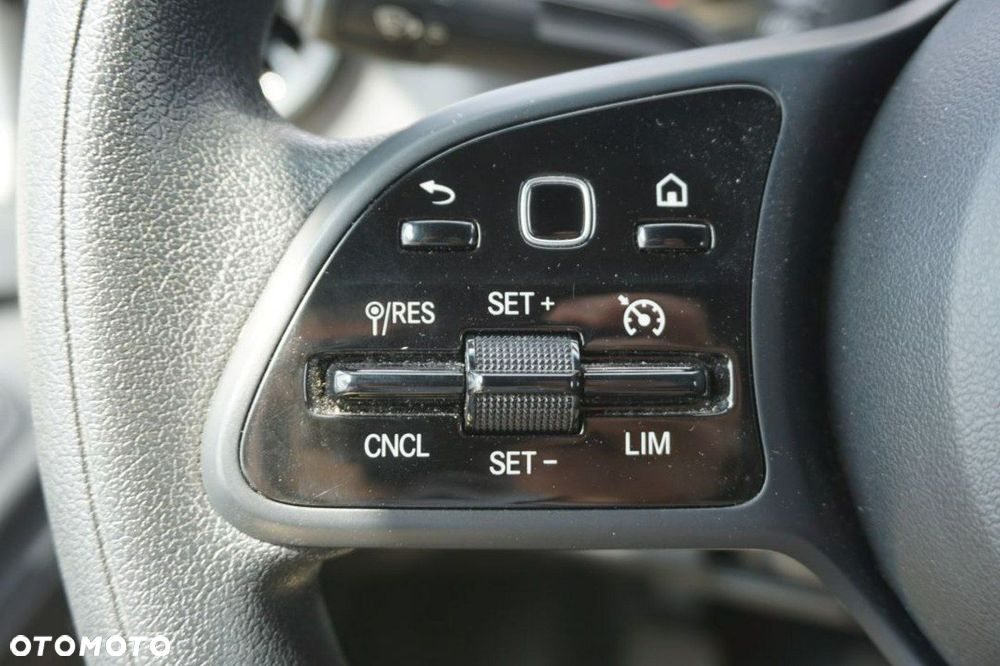 Mercedes-Benz Sprinter - 16