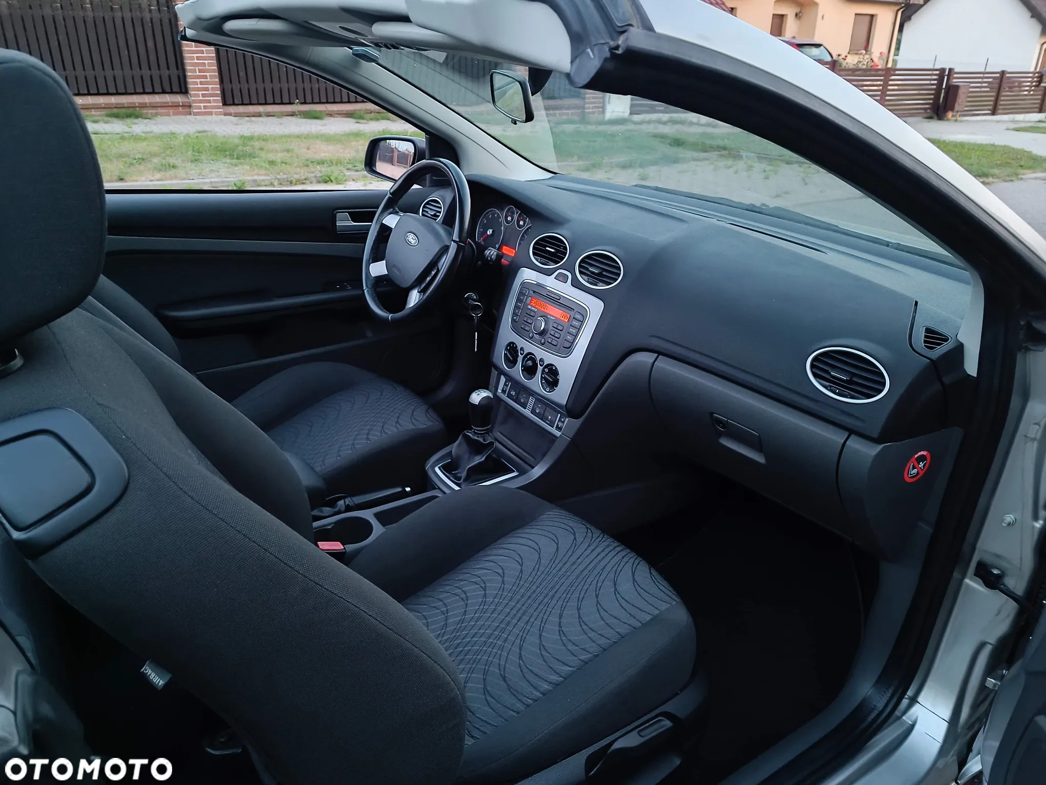 Ford Focus Coupe-Cabriolet 2.0 16V Titanium - 6