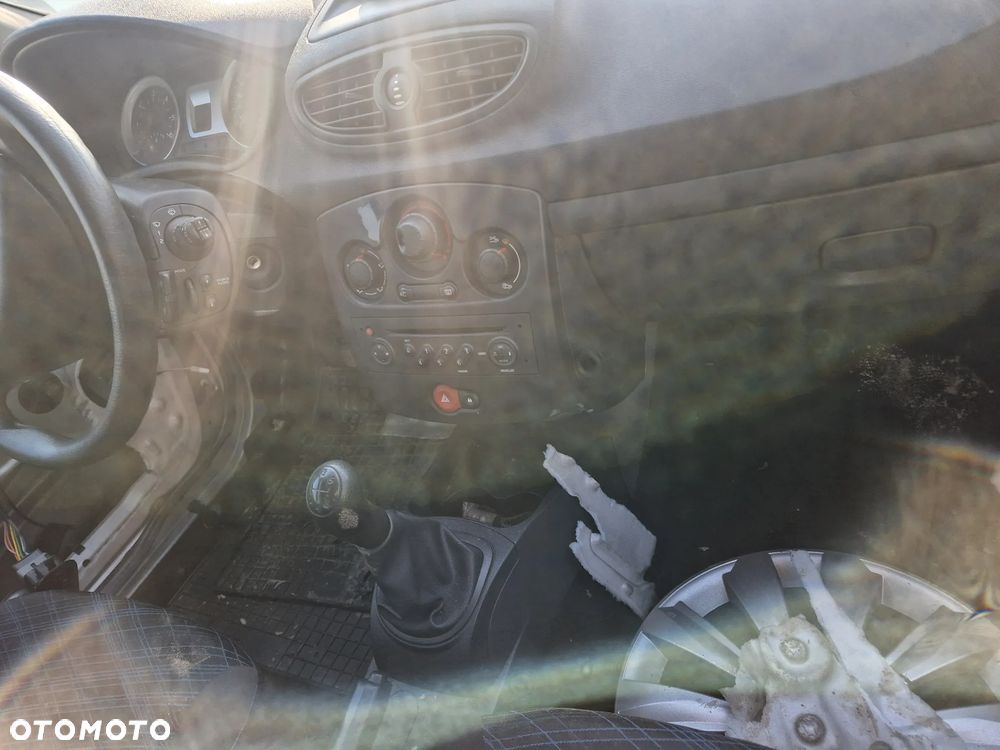 renault clio III fotel kanapa deska kokpit podsufitka boczek podłokietnik licznik panel szyb stacyjka - 4
