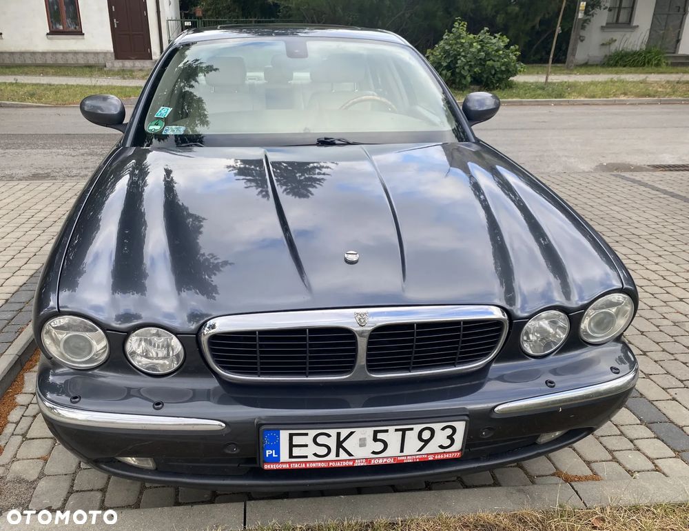 Jaguar XJ - 1